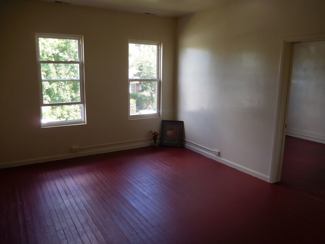 Primary Photo - 3602 Brooklyn Ave