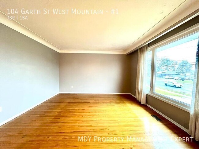 Building Photo - Amazing West Mountain Location!