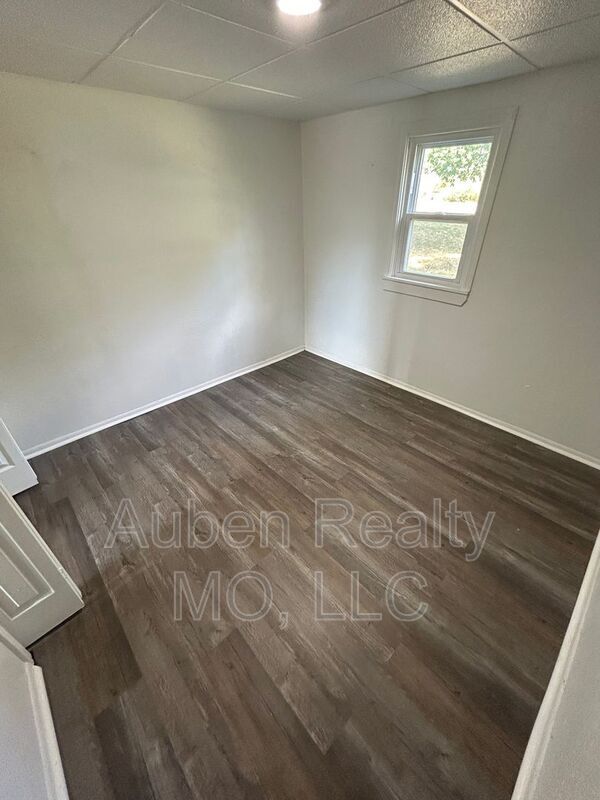 Foto del edificio - 16012 E T C Lea Rd