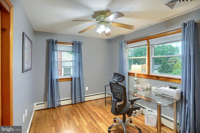 Foto del edificio - 83 Hillside Cir