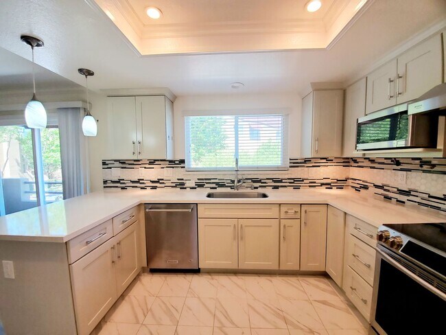 Building Photo - 102 Cityhomes Ln