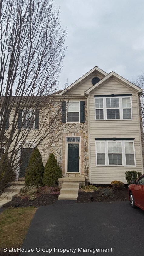 Primary Photo - 29 Buttonwood Ln