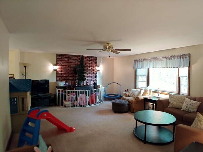 Building Photo - 9 Manguso Ct