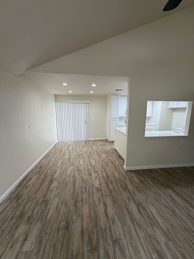 Foto del edificio - 5111 W Fremont Ave