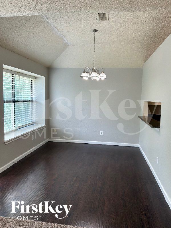 Foto del edificio - 6476 Sudbury Way