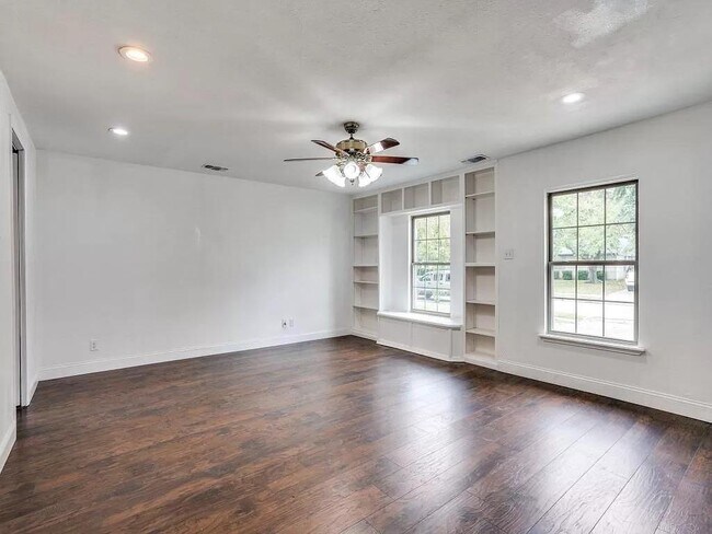Building Photo - 1213 Dearborn Dr