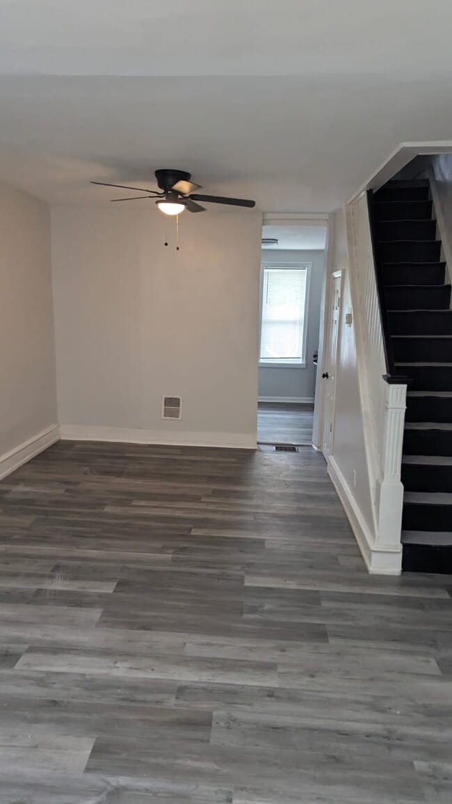 Photo - 1538 S Dover St House