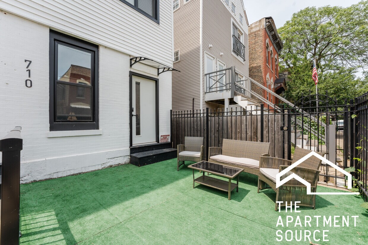 Primary Photo - 710 N Elizabeth St