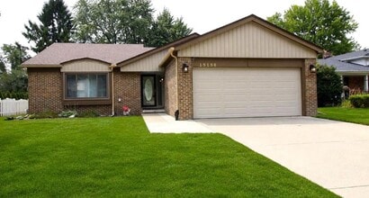 Building Photo - 15158 Congress Dr