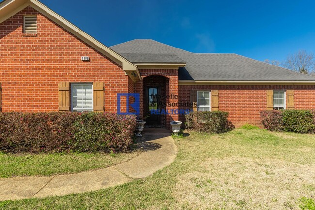 Building Photo - Home in Canton MS