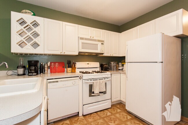 Building Photo - 1410 N Bosworth Ave