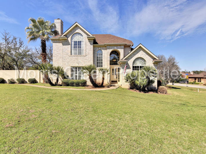 Primary Photo - 1004 Lakeway Dr
