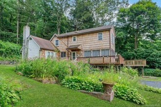 Building Photo - 934 Peekskill Hollow Rd