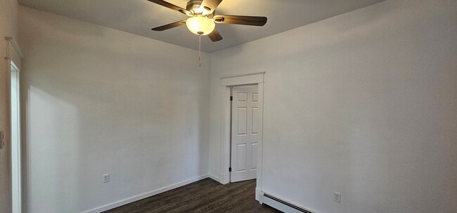 Building Photo - 635 Elm Ave