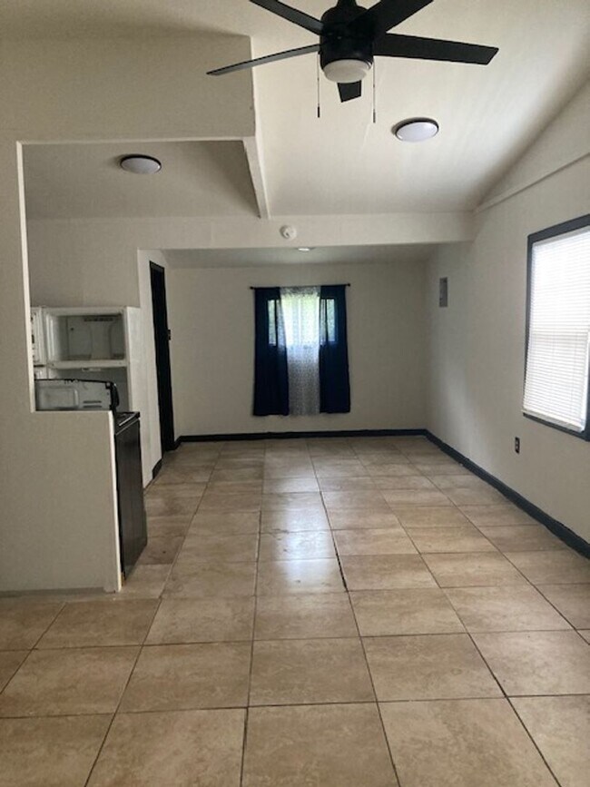 Building Photo - Large 4 Bedroom Available Soon