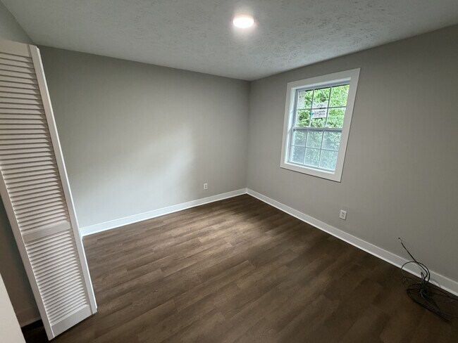 Foto del edificio - 909 Blue Ridge Dr