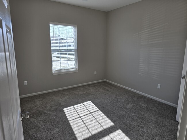 Building Photo - 12219 N Rhode Ct