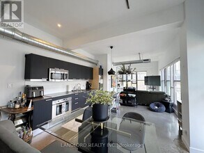 Building Photo - 625 Queen St E