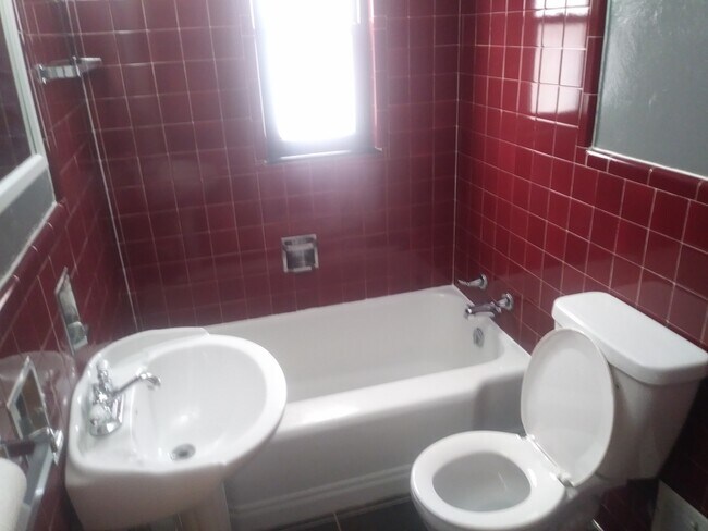 Baño renovado - 2064 Dartmore St