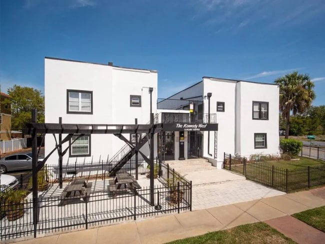 Building Photo - 4201 W North A St