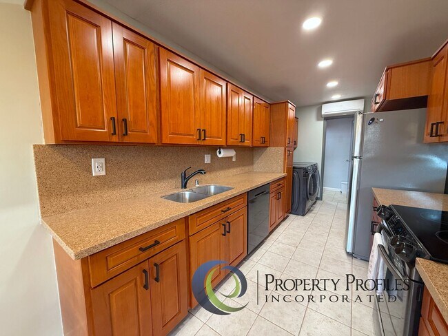 Foto del edificio - 4 Bedroom 2.5 bathroom Townhome in Kaholo ...