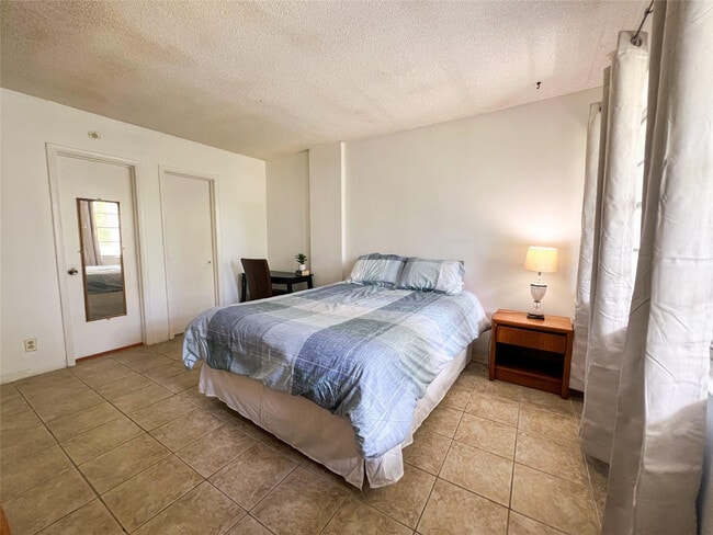 Foto del edificio - 1333 E Hallandale Beach Blvd