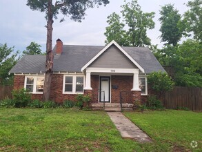 Building Photo - 500 N Jackson St