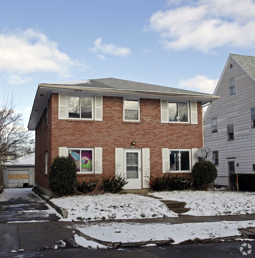 Primary Photo - 57 Pointview Ave