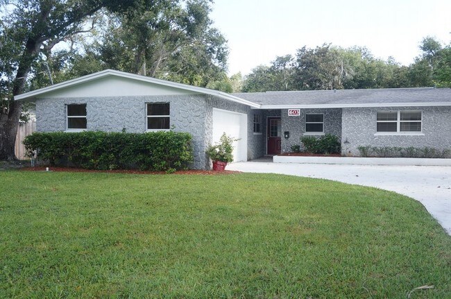 Foto del edificio - 3 BEDROOMS/2 BATHS - ORMOND BEACH POOL HOME