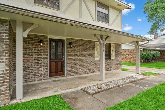 Building Photo - 3938 Green Crest Dr