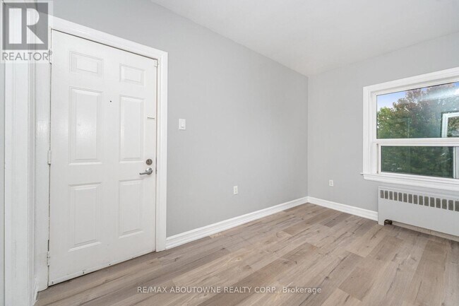 Photo du bâtiment - 486 Holtby Ave