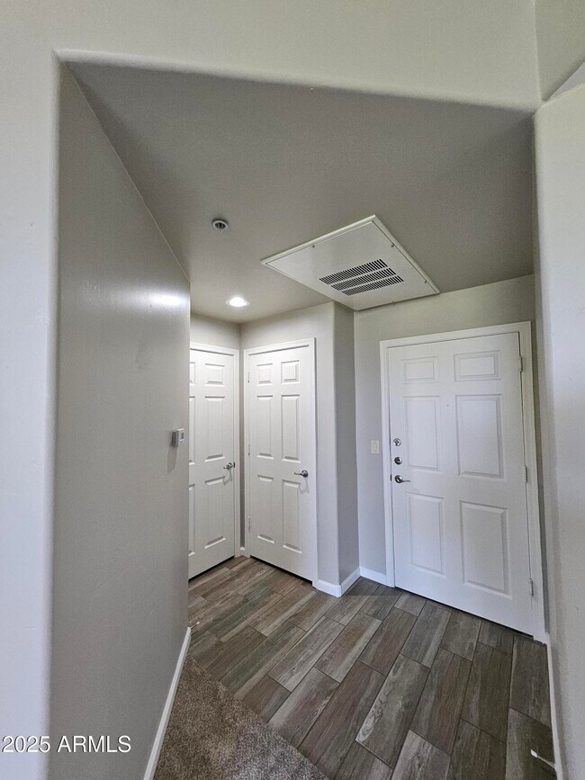 Foto del edificio - 14000 N 94th St