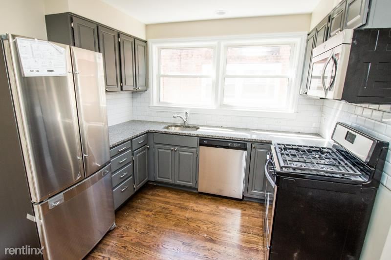 Primary Photo - 9049 Bronx Ave