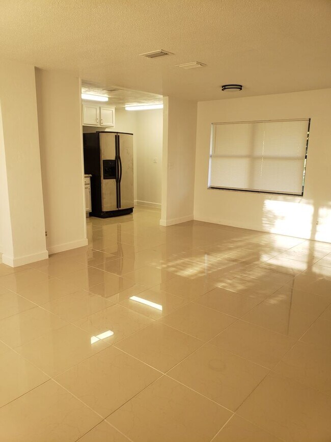 Foto del edificio - 3 bedroom 2 bath home