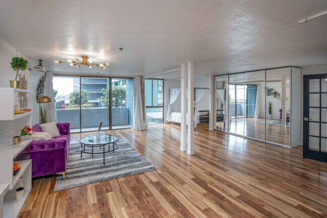 Foto del edificio - 555 Pierce St