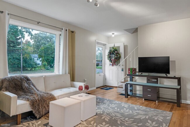 Foto del edificio - 4 br, 1.5 bath House - 312 Robinwood Avenue