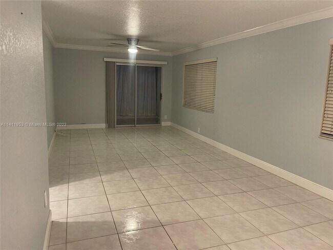 Foto del edificio - 1310 NW 43rd Ave