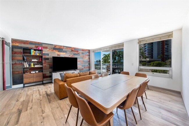 Building Photo - 1541 Brickell Ave