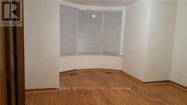 Building Photo - 78 Millicent St
