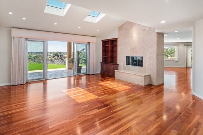 Foto del edificio - Custom Single Story in coveted Alvarado Es...