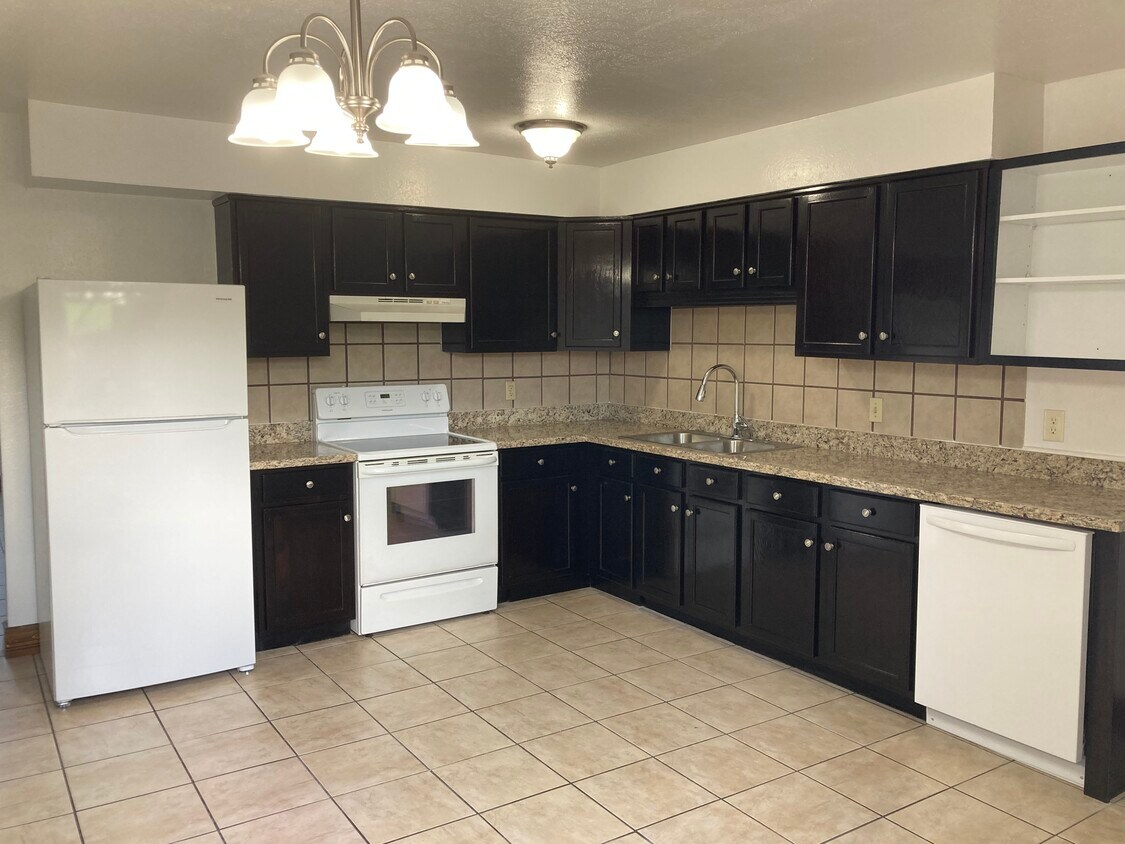 130 Normandy Ave Unit 132, Harahan, LA 70123 Rentals in Harahan at 130