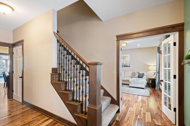Foto del edificio - Executive-Level Rental Offering in SW Woodbury — Space, Privacy & High-End Finishes