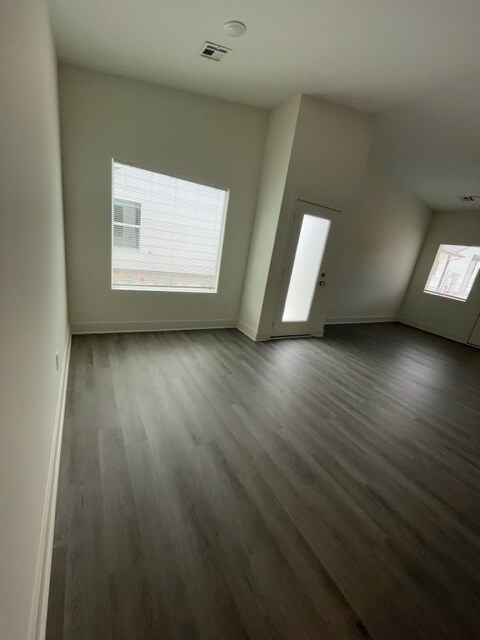 Foto del edificio - 5215 Chase St S