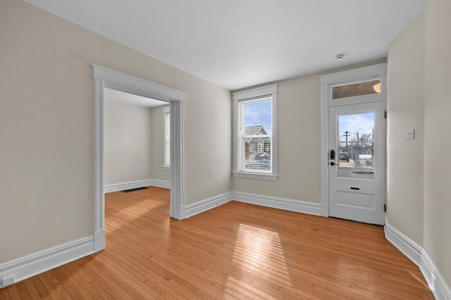 Building Photo - 6227 Victoria Ave