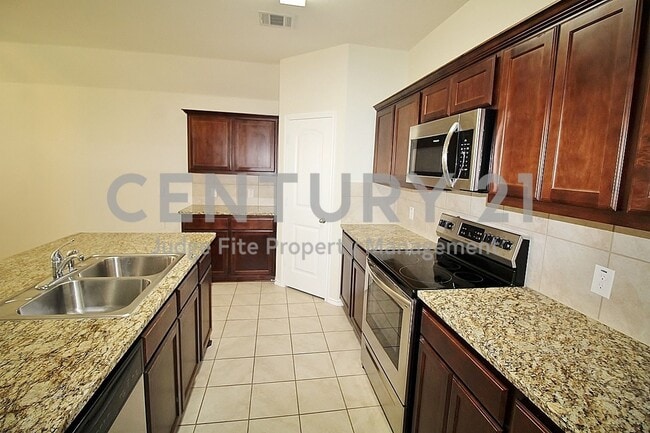 Building Photo - Fabulous 4/2/2 in Waxahachie For Rent!