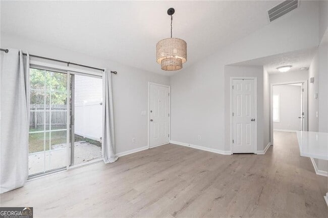 Foto del edificio - 211 Daventry Way