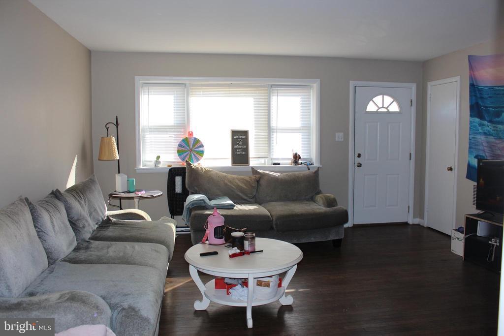 Primary Photo - 607 Heston Rd