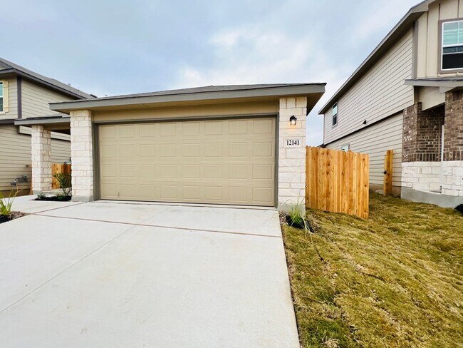 Building Photo - Realtor/Advisor