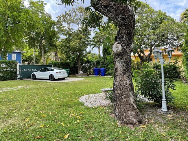 Foto del edificio - 1252 SW 13th St