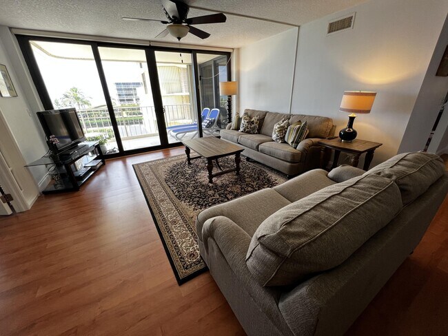 Building Photo - 3200 S Ocean Blvd